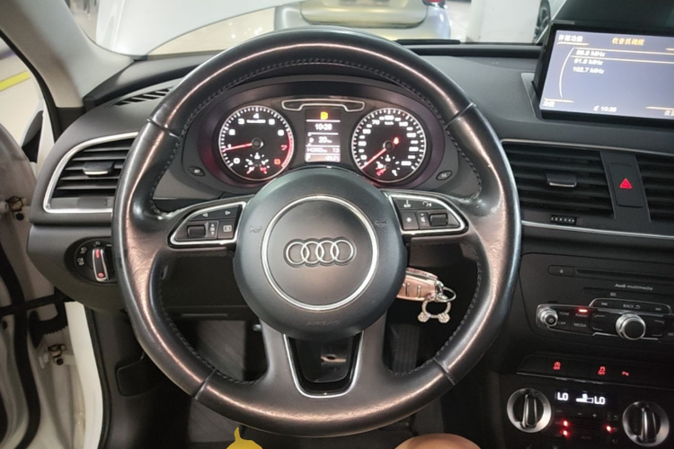 Audi Q3 2014 #11 Audi Q3 2014 car image #11