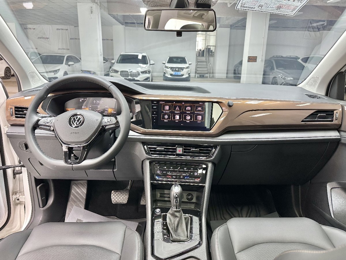 Volkswagen Tharu 2023 car image #10