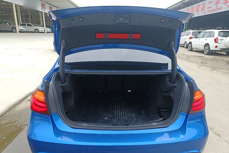 BMW 3 Series 2017 car image #21
