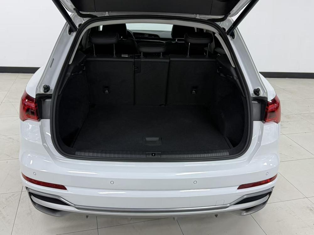 Audi Q3 2022 car image #21
