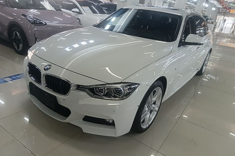BMW 3 Series 2018 car image #2