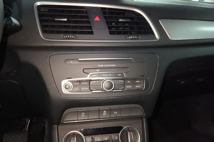 Audi Q3 2019 immagine di auto #13