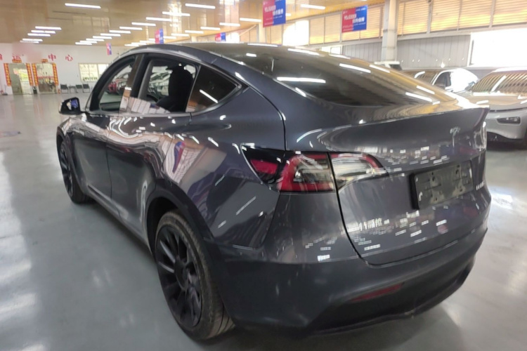Tesla Model Y 2021 #5 Tesla Model Y 2021 car image #5