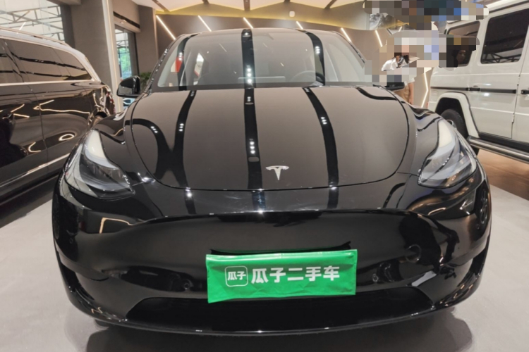 Tesla Model Y 2023 #3 Tesla Model Y 2023 car image #3