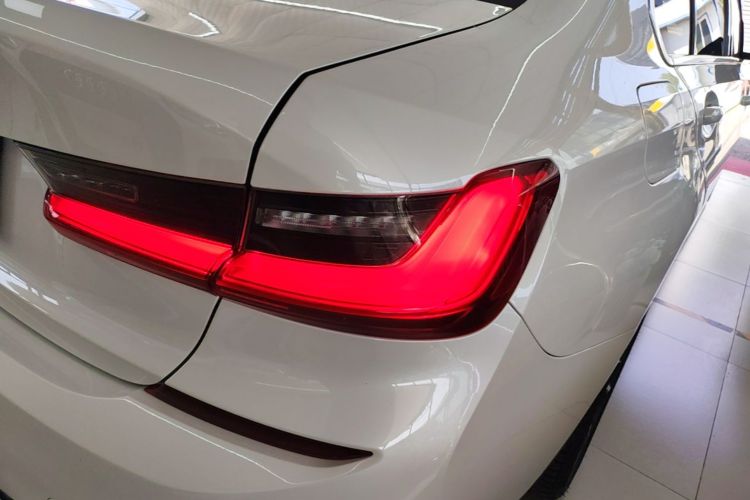 BMW 3 Series 2021 car image #8