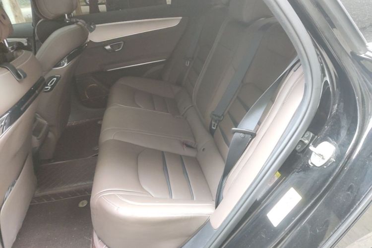 BYD Han 2022 car image #17