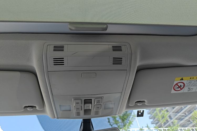 Volkswagen Golf 2019 car image #18