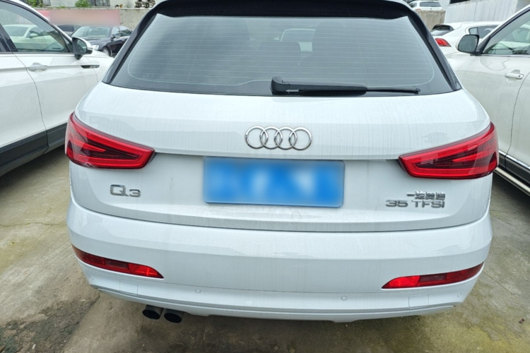 Audi Q3 2016 car image #6