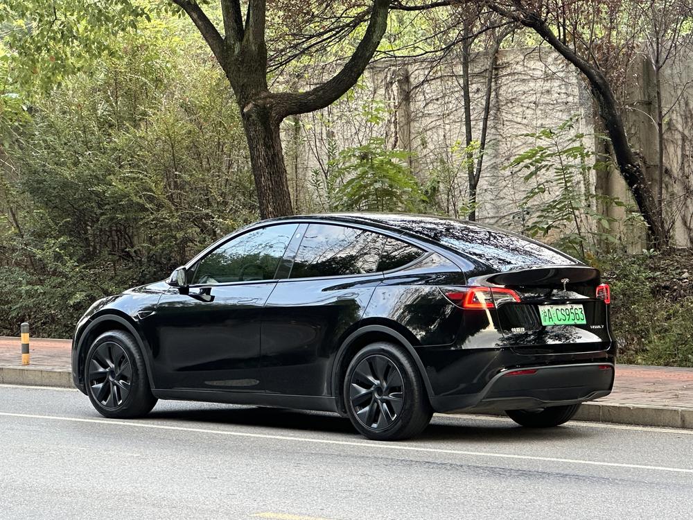 Tesla Model Y 2023 #5 Tesla Model Y 2023 immagine di auto #5