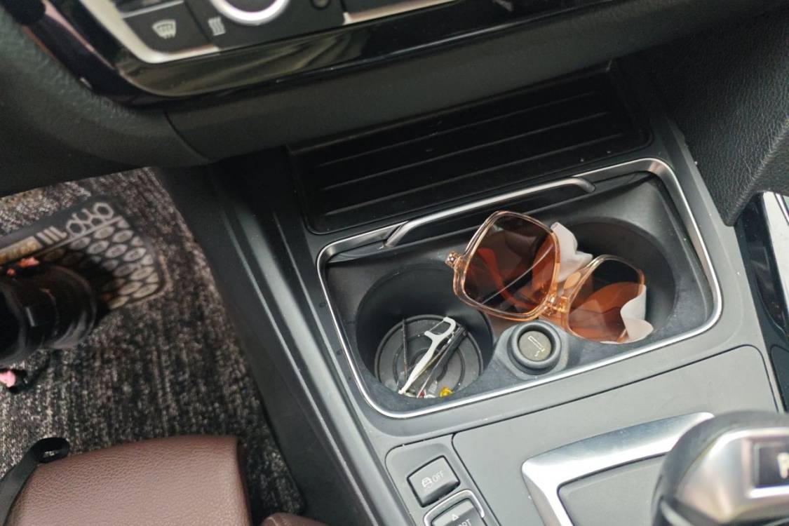 BMW 3 Series 2018 #28 BMW 3 Series 2018 car image #28