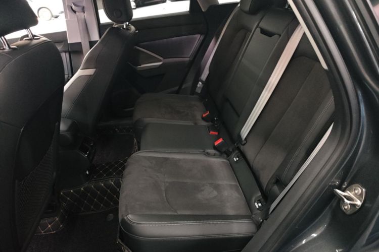 Audi Q3 2023 car image #17