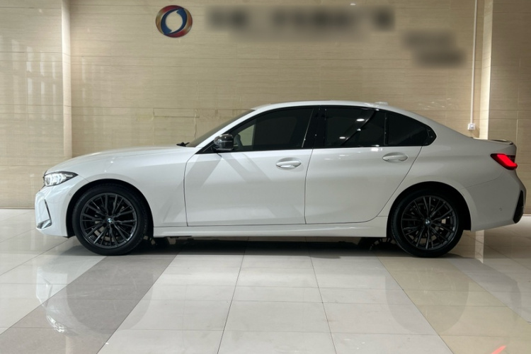 BMW 3 Series 2024 #5 BMW 3 Series 2024 car image #5