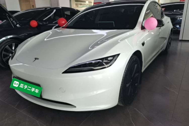 Tesla Model 3 2025 car image #2