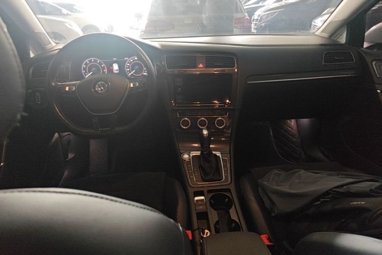 Volkswagen Golf 2019 #10 Volkswagen Golf 2019 car image #10