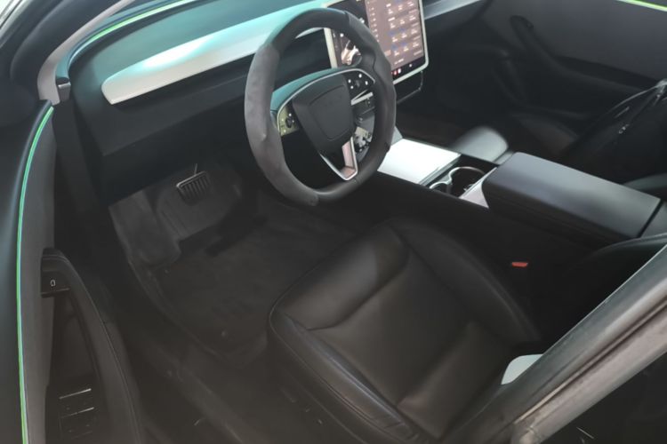 Tesla Model 3 2024 car image #16