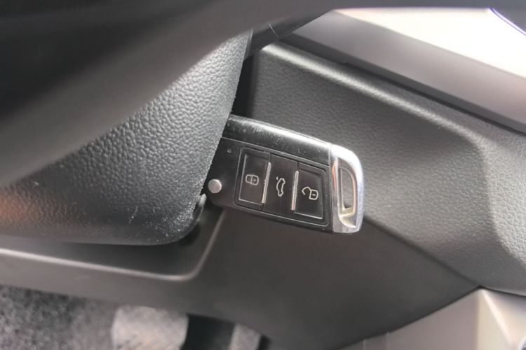 Volkswagen T-Cross 2020 image de voiture #9