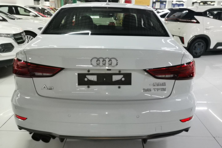 Audi A3 2018 car image #6
