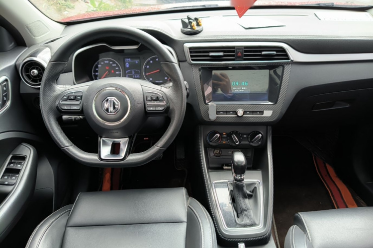 MG ZS 2019 car image #10