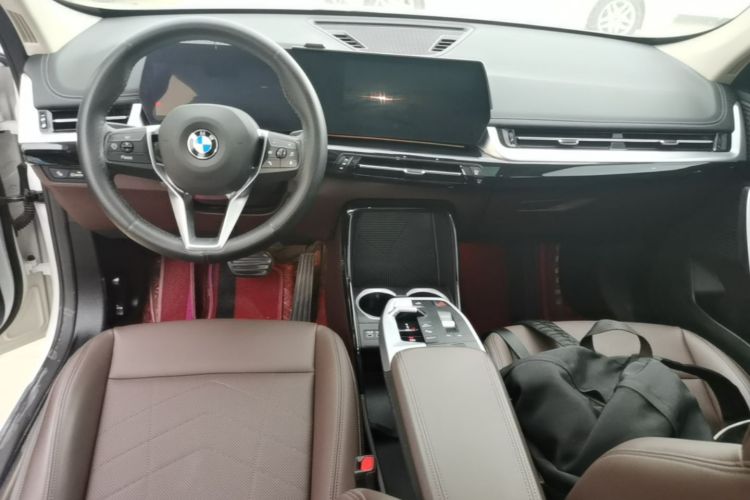 BMW X1 2024 car image #10