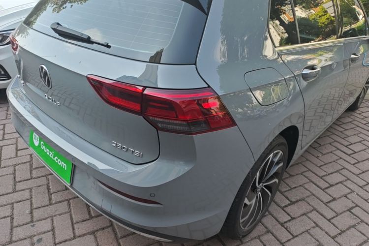 Volkswagen Golf 2023 car image #8