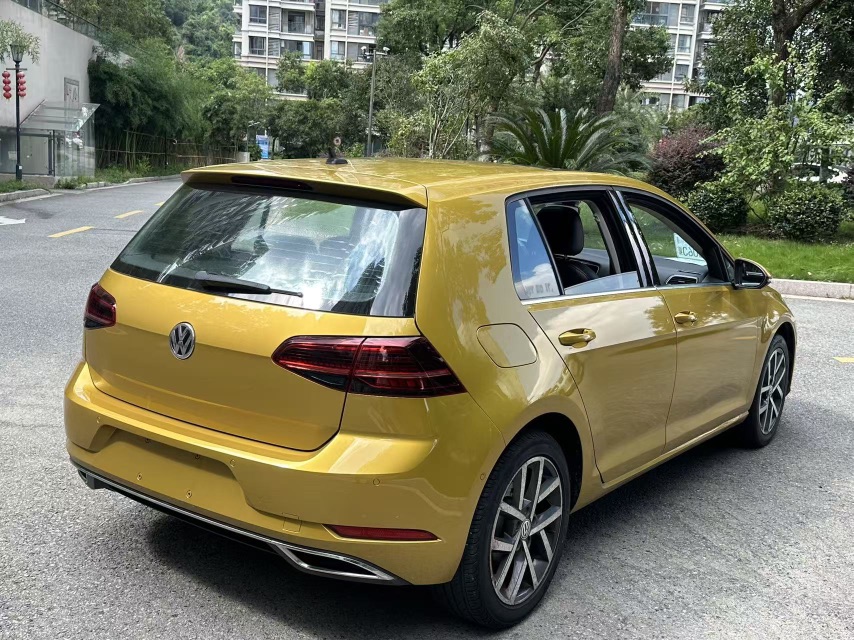Volkswagen Golf 2018 car image #5