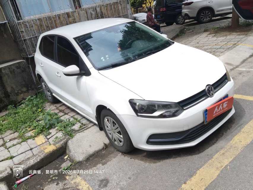 Volkswagen Polo 2014 car image #2