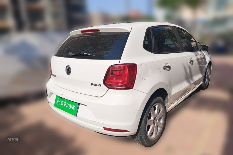 Volkswagen Polo 2015 car image #7