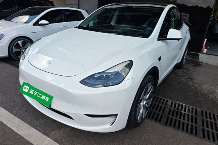 Tesla Model Y 2023 #2 Tesla Model Y 2023 car image #2