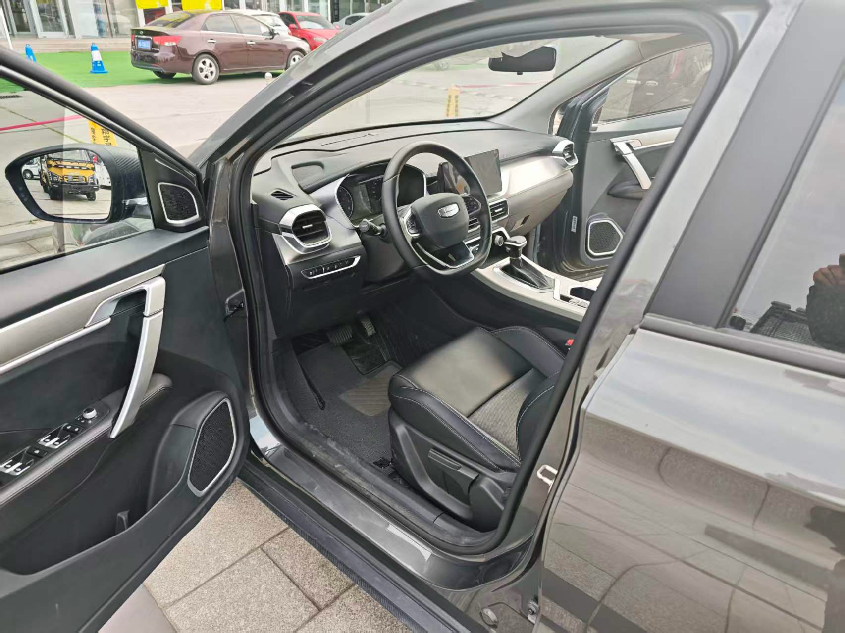 GEELY Coolray 2025 #2 GEELY Coolray 2025 car image #2
