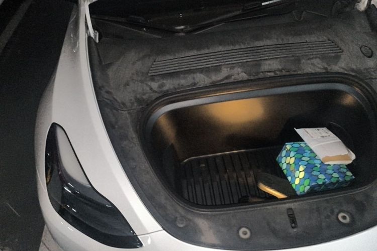 Tesla Model Y 2023 car image #27