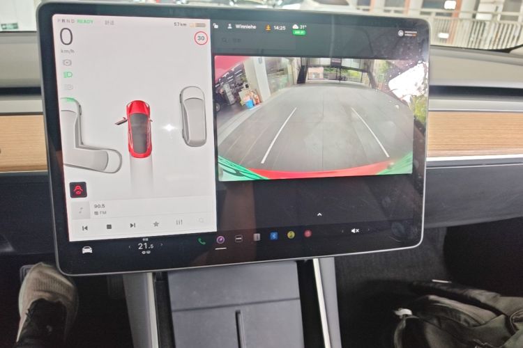 Tesla Model 3 2020 car image #13