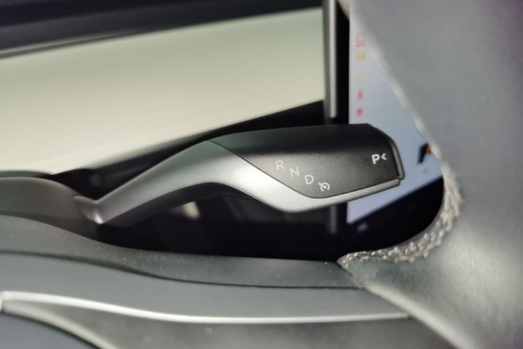 Tesla Model Y 2023 #14 Tesla Model Y 2023 car image #14
