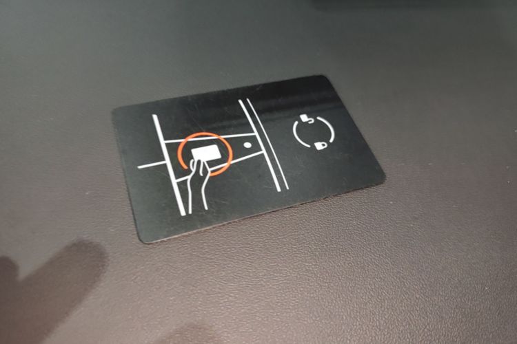 Tesla Model Y 2024 car image #9