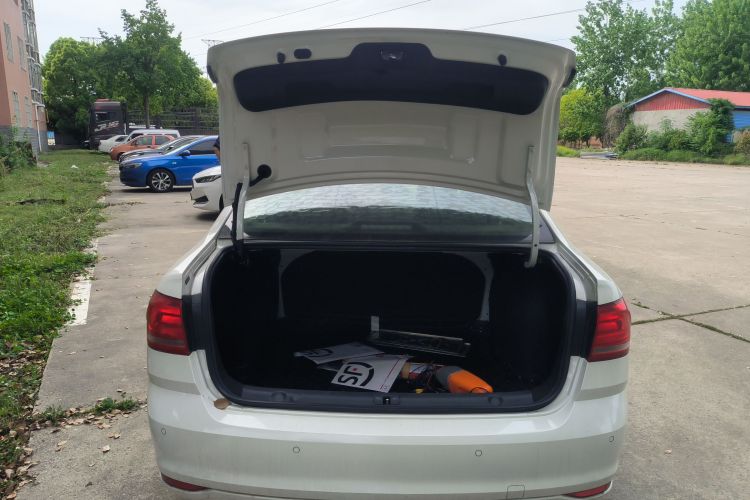 Volkswagen Lavida 2018 car image #19