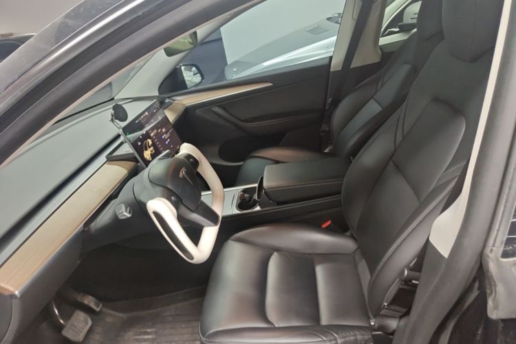 Tesla Model Y 2022 #19 Tesla Model Y 2022 car image #19