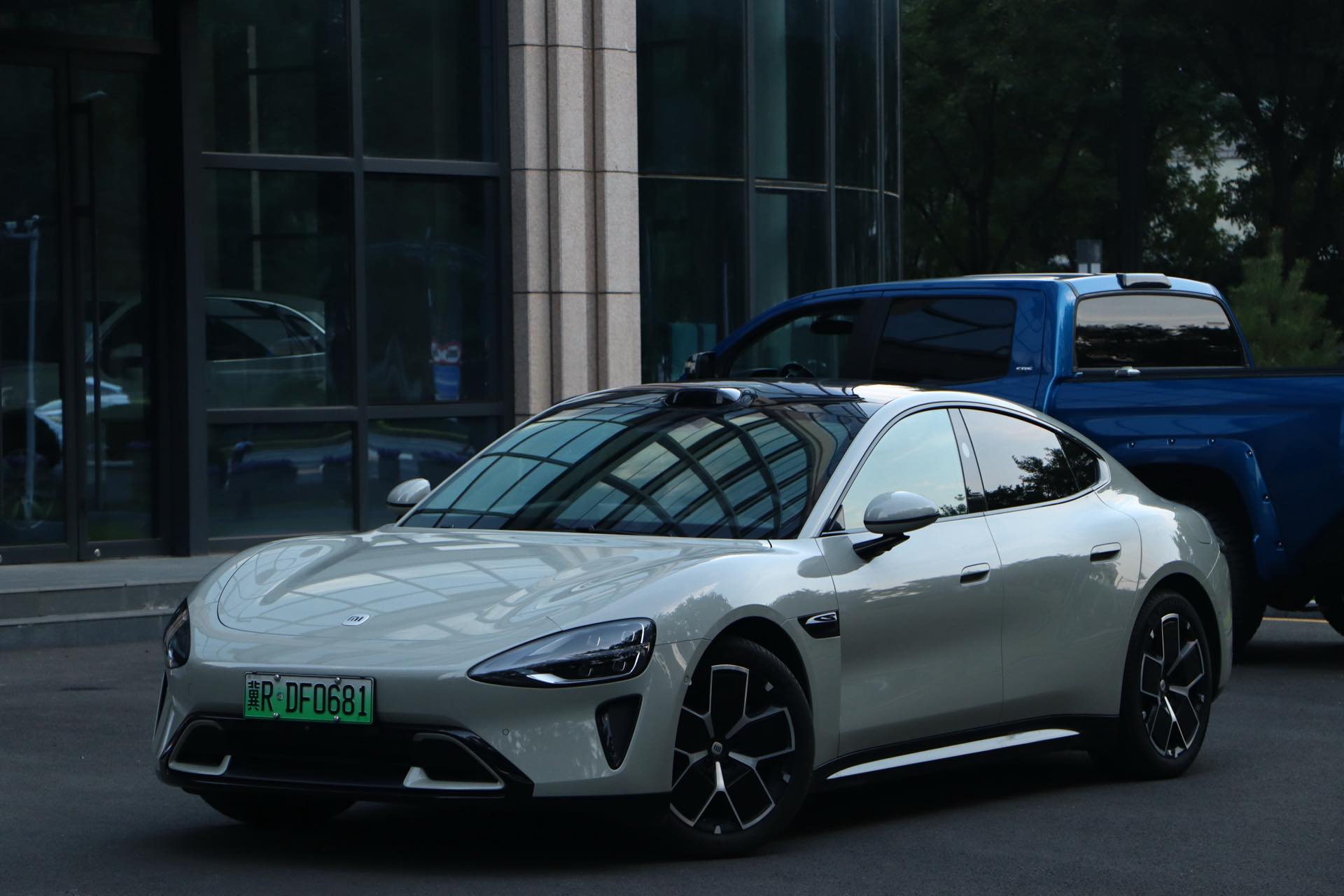 MI SU7 2025 car image 