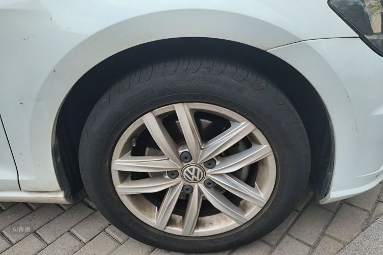Volkswagen Golf 2018 car image #9