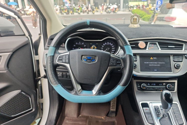 GEELY Emgrand GS 2016 car image #11