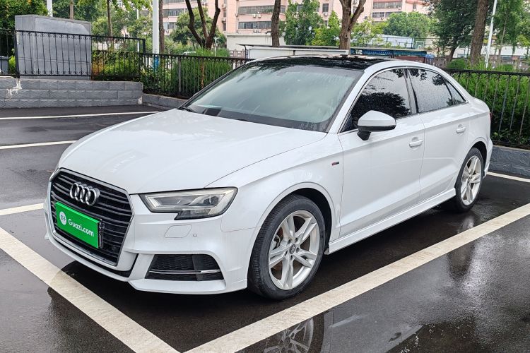 Audi A3 2019 immagine di auto #2