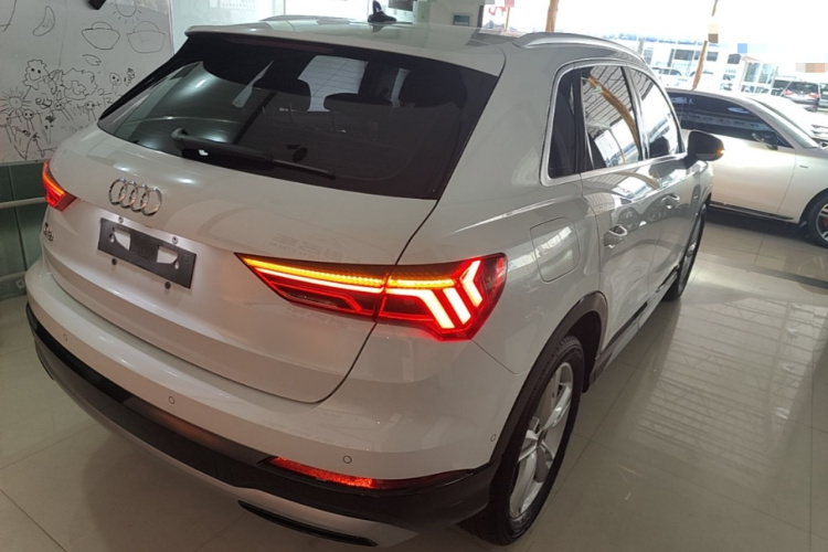 Audi Q3 2023 #7 Audi Q3 2023 car image #7