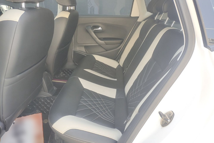 Volkswagen Polo 2018 car image #17