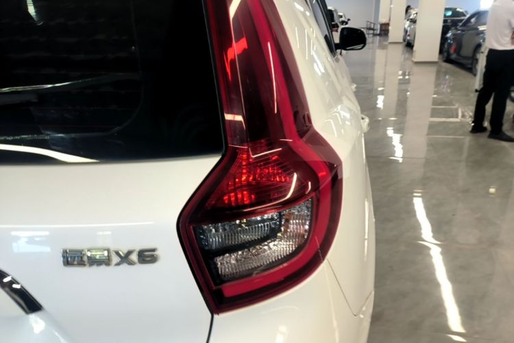 GEELY Vision X6 2019 car image #8
