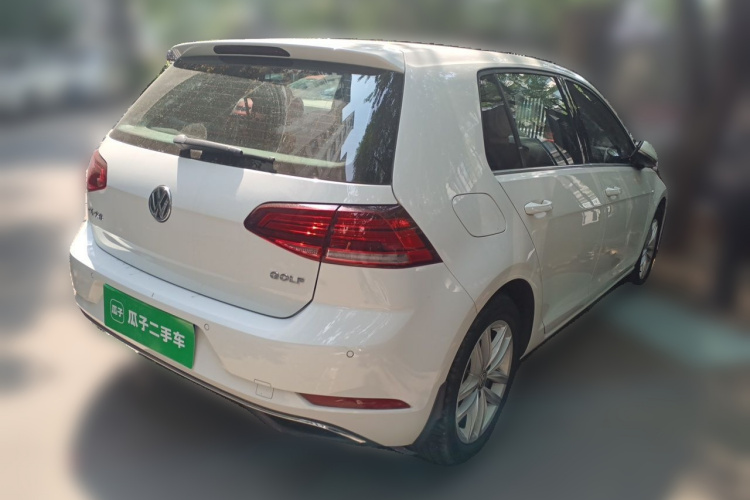 Volkswagen Golf 2018 car image #7
