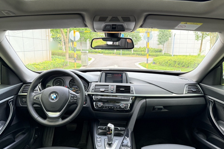BMW 3 Series GT 2018 car image #15
