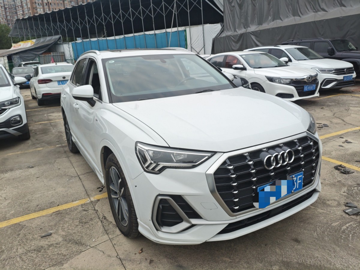 Audi Q3 2023 image de voiture 