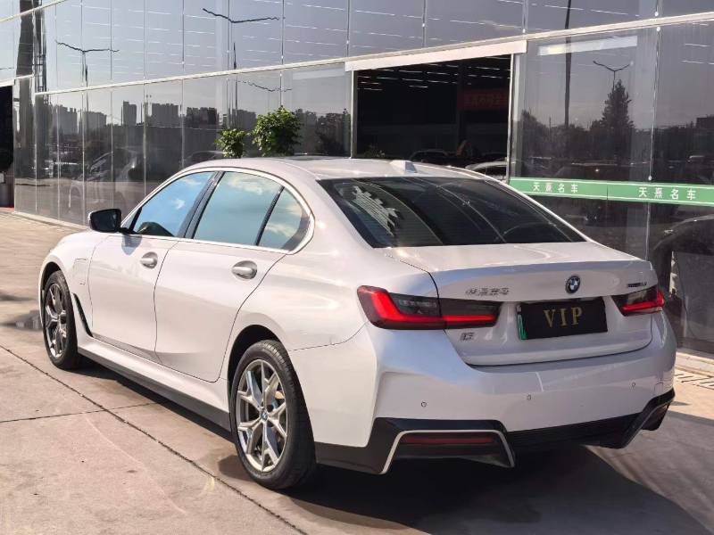 BMW i3 2023 immagine di auto #6
