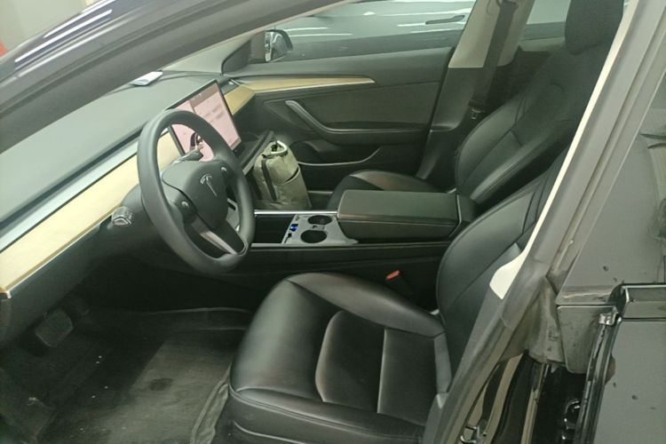 Tesla Model 3 2023 immagine di auto #15