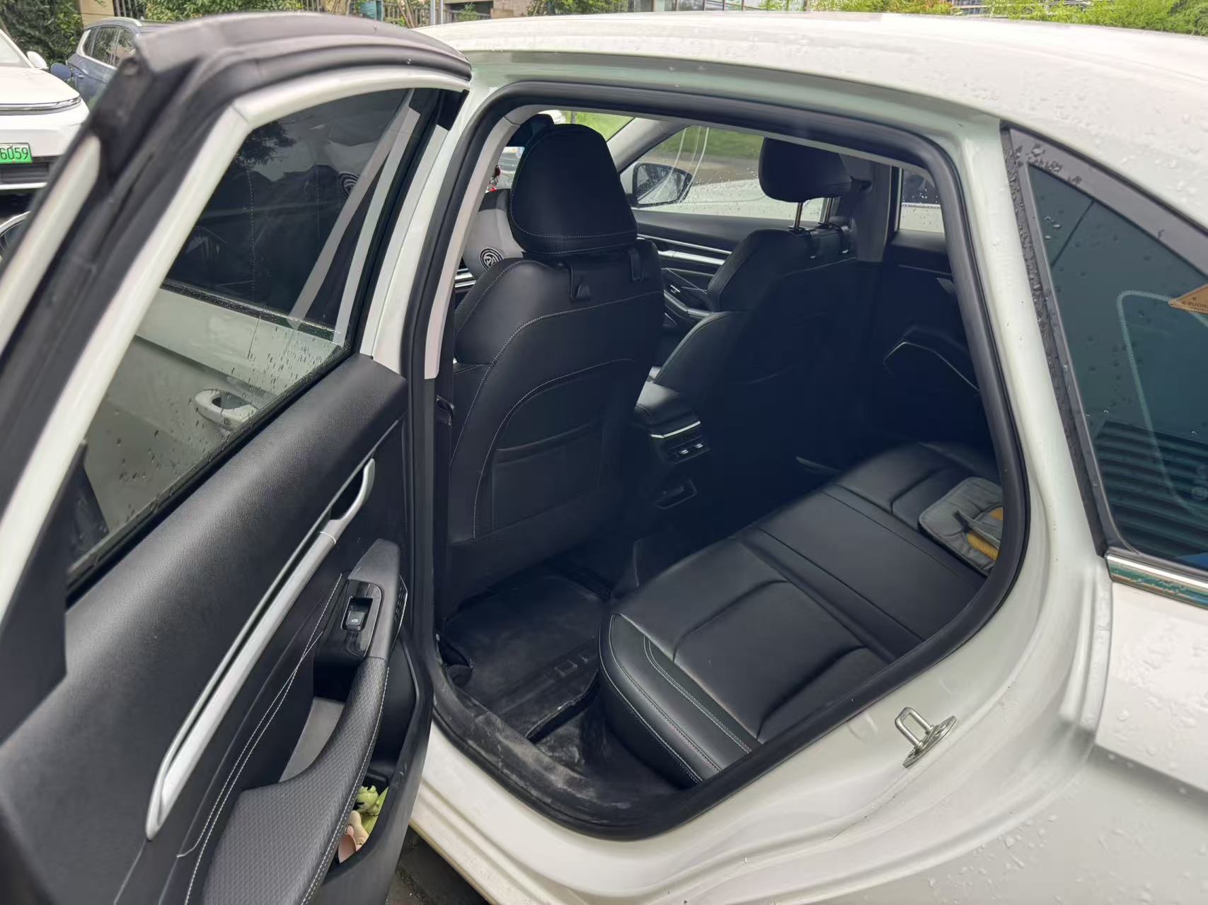 GEELY Emgrand 2023 car image #3