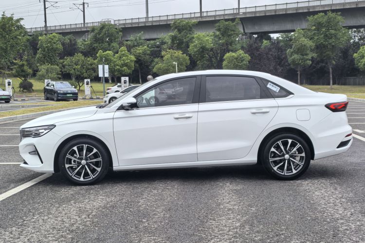 GEELY Emgrand 2025 car image #11