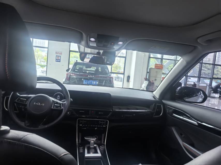 Kia Seltos 2023 car image #7